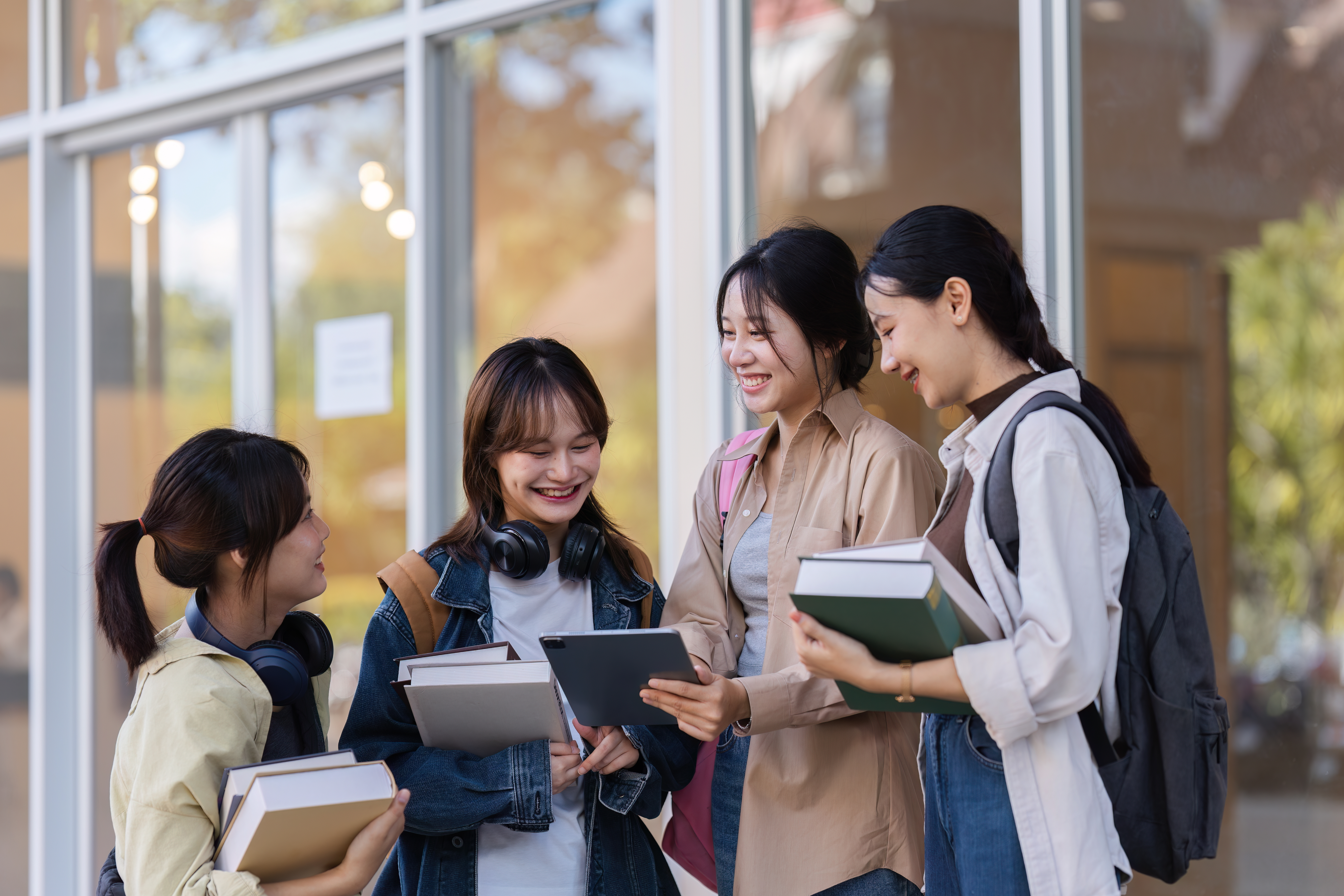 How Admissions Teams Can Boost Enrollment Rates with HubSpot CRM